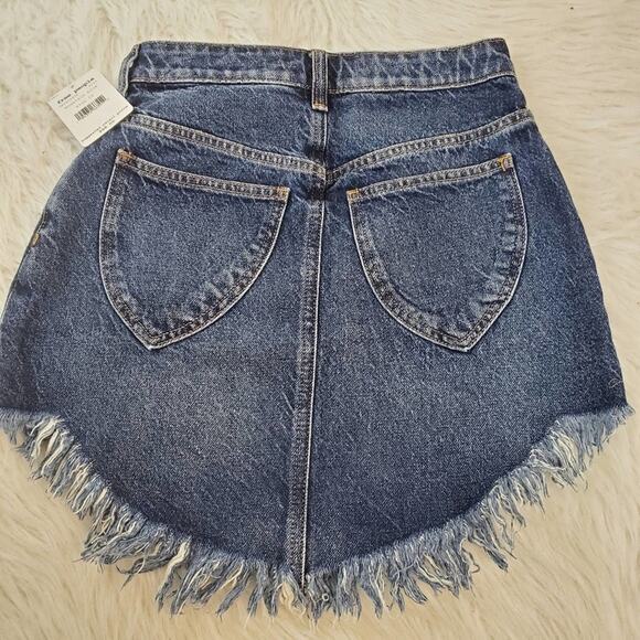 NWT Free People Size 24 Bailey Frayed Denim Skirt - Picture 3 of 9